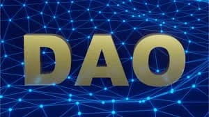 Key Challenges in DAO Operations: Communication, Legal Structures, and Decentralization